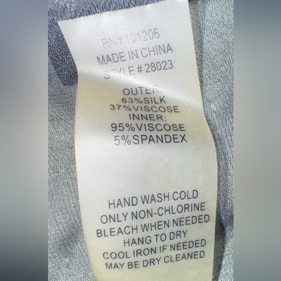 Silk Convertible Shirt. Hi-lo super light and silky. NWT. Size L. Black - Picture 7 of 10